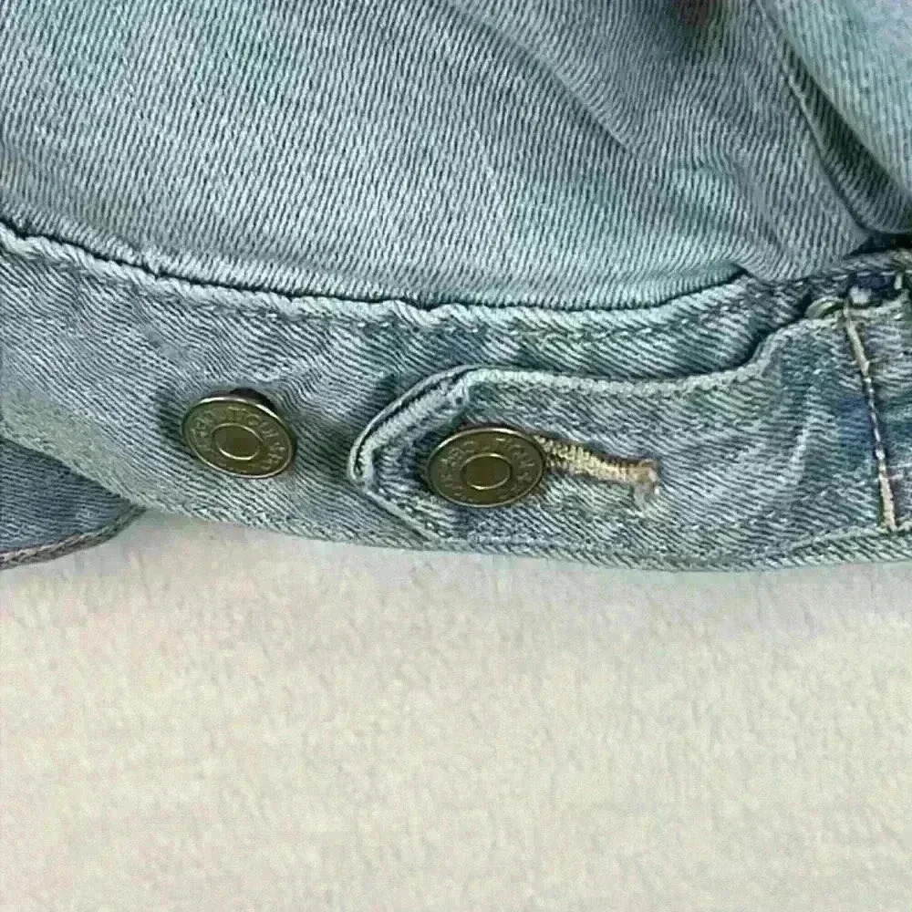 Boutique Jean Jacket Women's 1X Light Wash Blue Cotton/Spandex - Picture 5 of 9